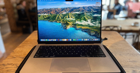 Want to turn your MacBook into a weighing scale? Me neither, but an app that gives the trackpad this ability looks impressively accurate