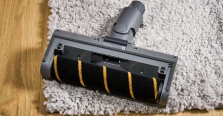 <div>I asked 5 experts what makes the perfect vacuum for hard floor – here’s what they told me</div>